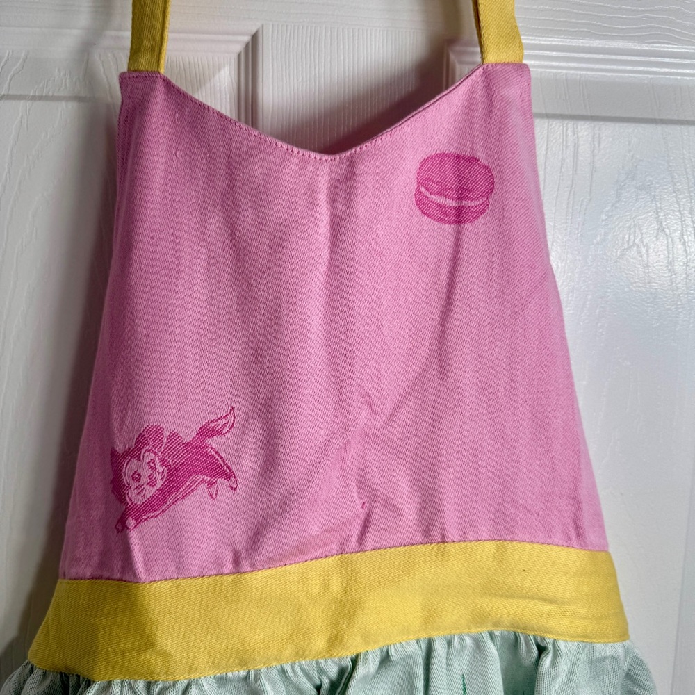 NWT. Disney Apron - Epcot France - Mickey And Minnie Paris Cafe. - Picture 4 of 16
